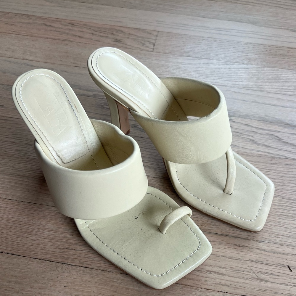 Zara Light Yellow Sandals 38